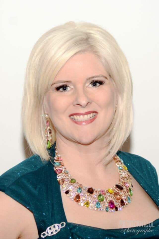 Montreal superslut Valerie sucking and fucking big thick cock