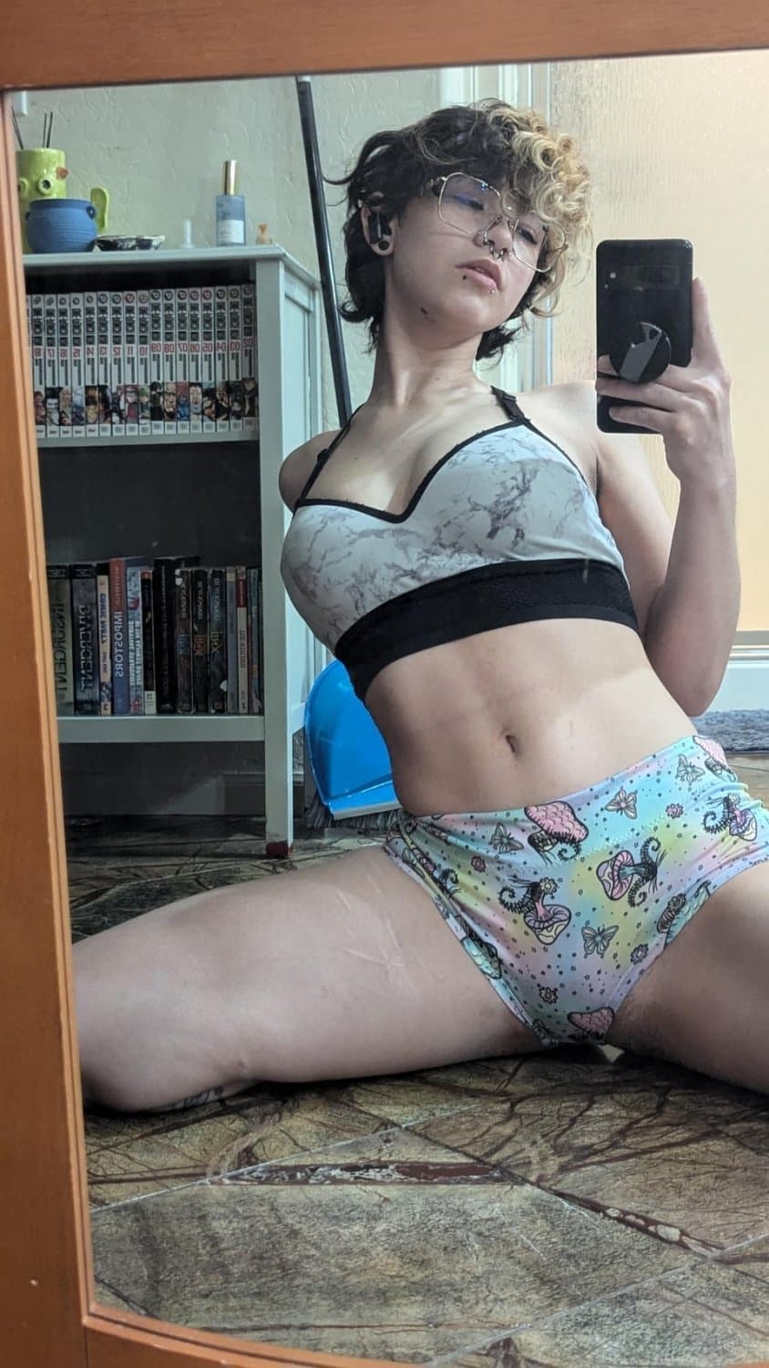 Tomboy short Hair Dyke stud Ren