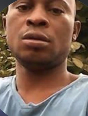 Meu pai a fazer vídeos para as amantes dele de angola