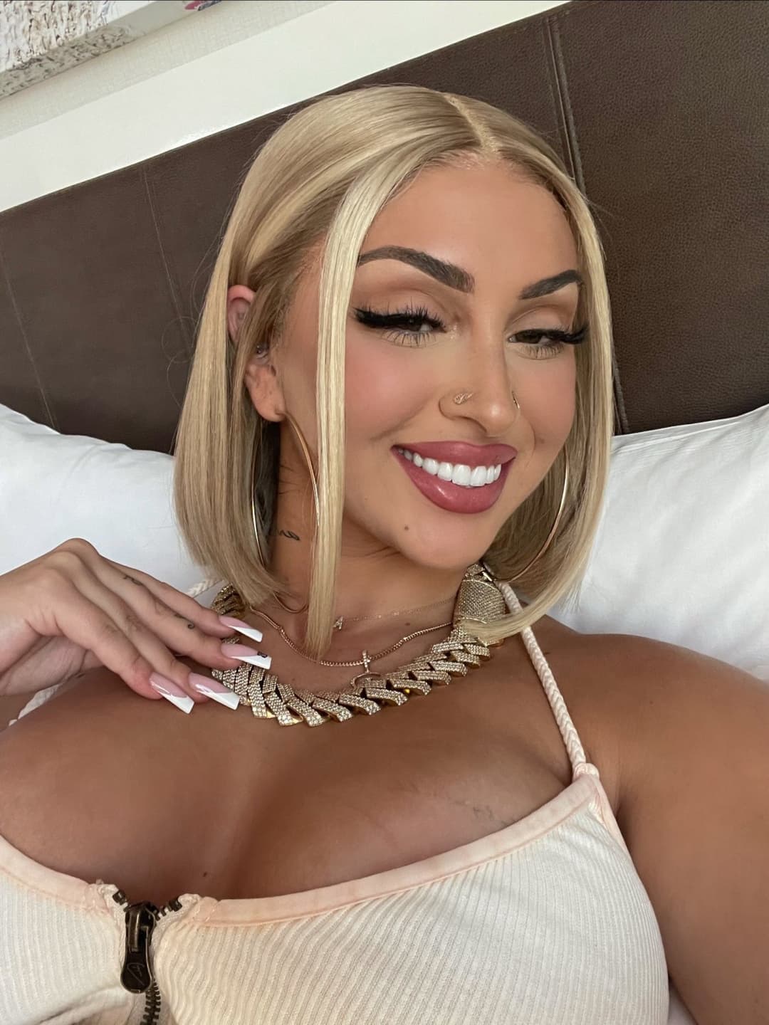 Click to view full size Hot videos, including Ai ??