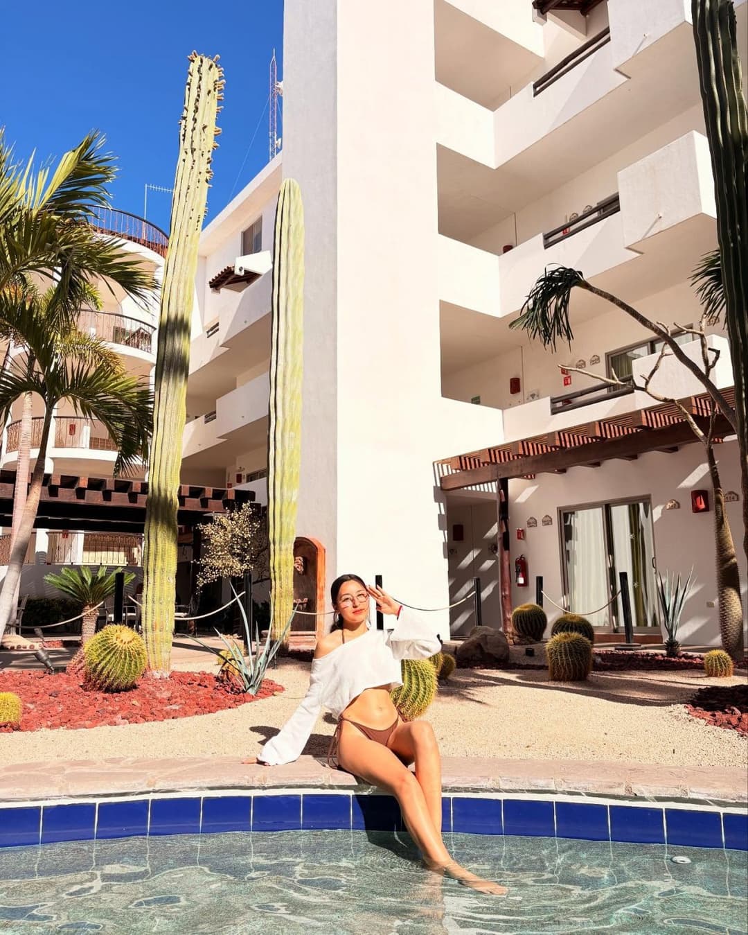 PARA TIRARLE SEMEN EN LOS LENTES?? (DIA 4) 1 DIA 1 PUTA HASTA ENCONTRAR A MI HERMANA "DEXIRE"