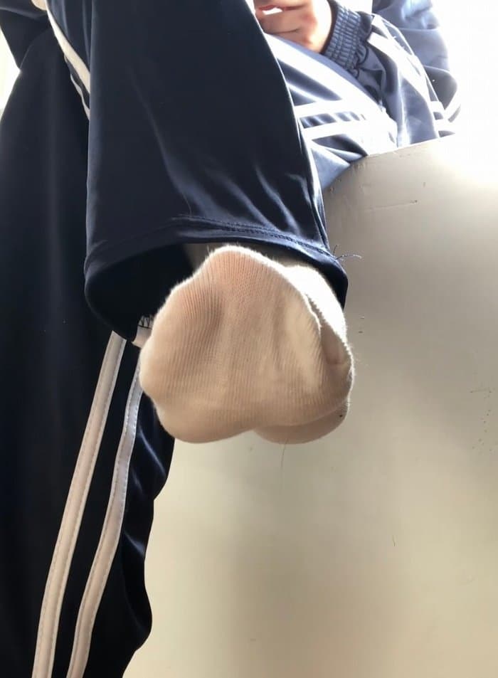 Asian feet / shoes & socks