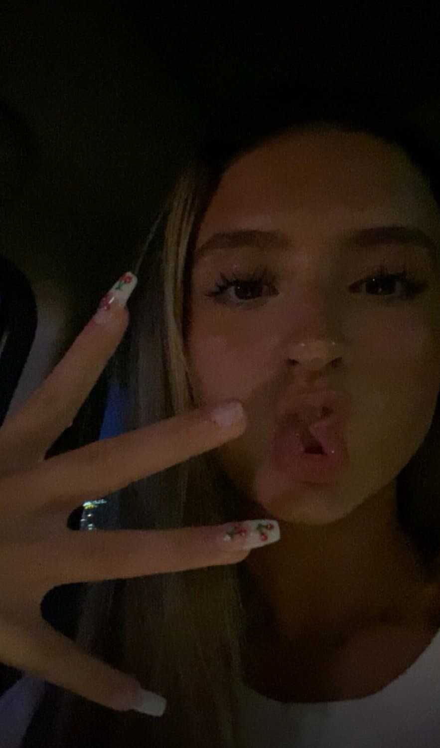 World class slut ready to get her throat abused