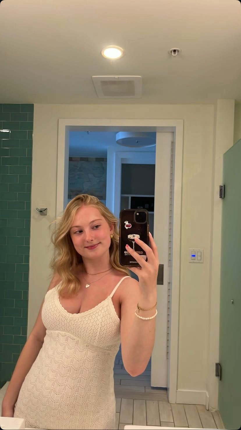 Real hiddencam on sexy blonde girl pt.1 - Angele