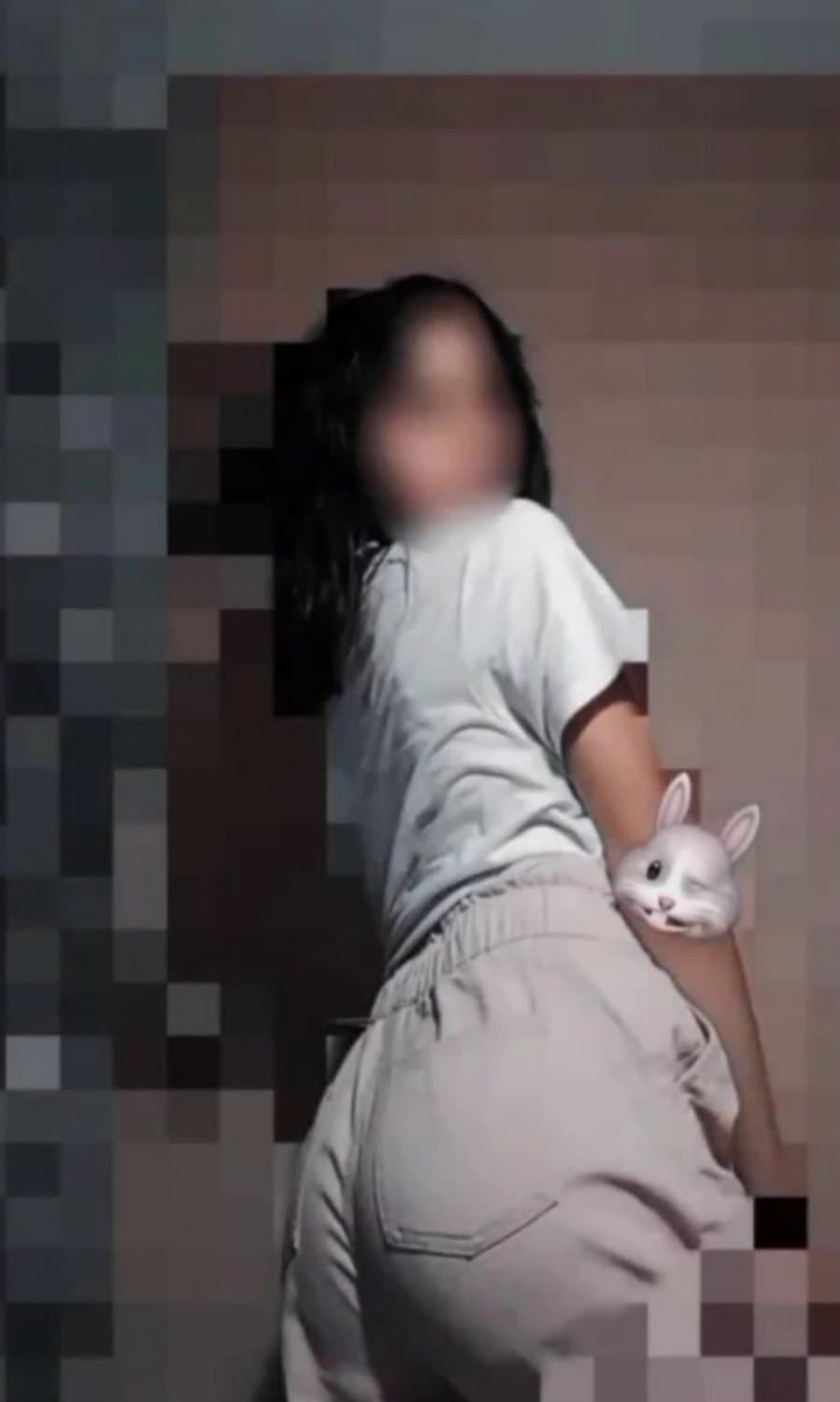 Quien tiene material de esta puta infiel