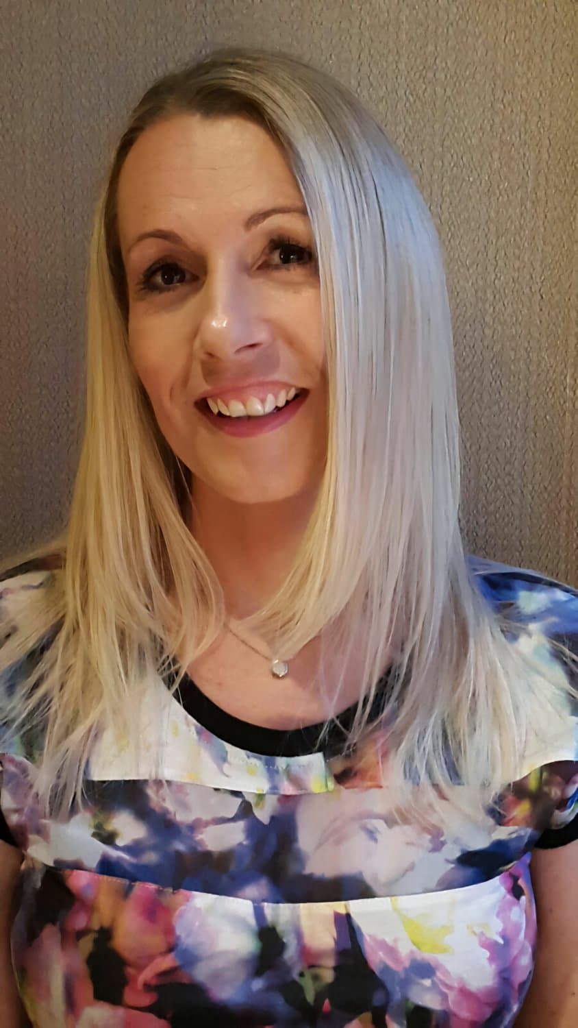 Mature UK Slut Legs Open