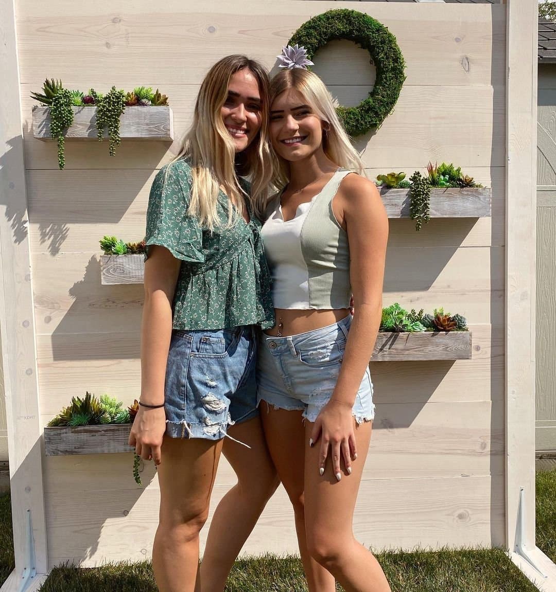 My crush just thanks this asshole with big muscles by kneeling down and sucking his big cock