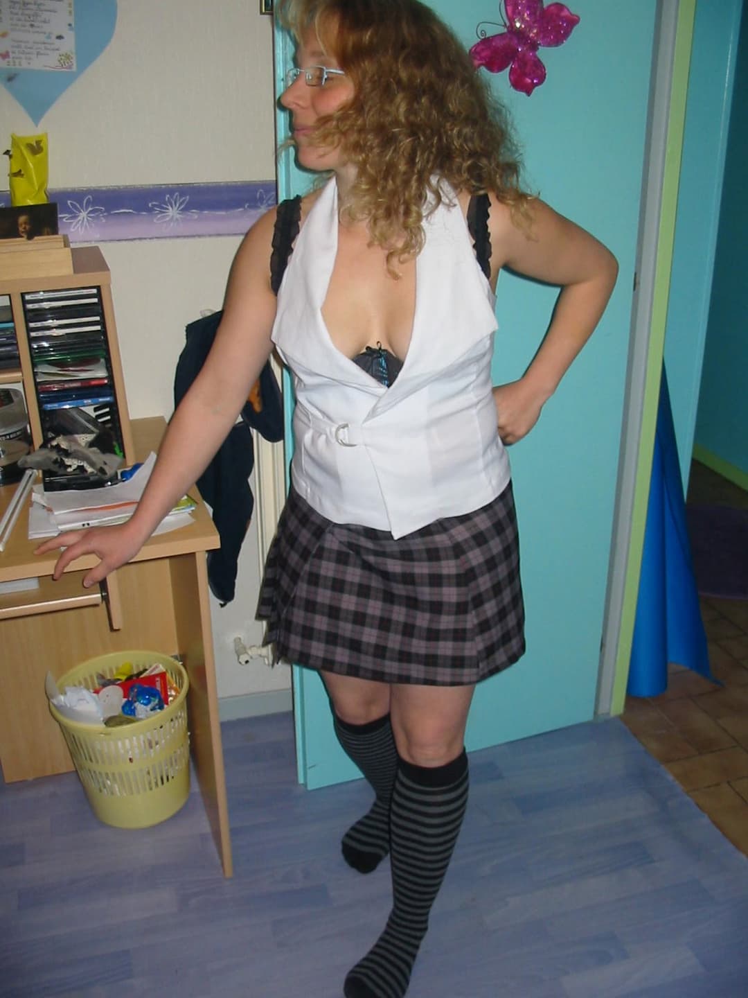Click to view full size Rachel the slutty nurse, cum swallower at home