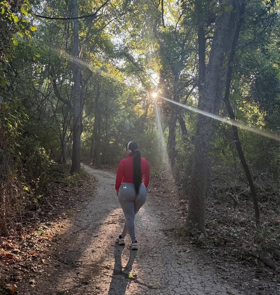 Thicc Latina takes every chance she gets to show off her thicc ass and bit tits