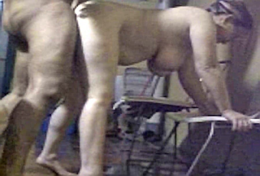 Perdóname hijo pero necesito que me folles !