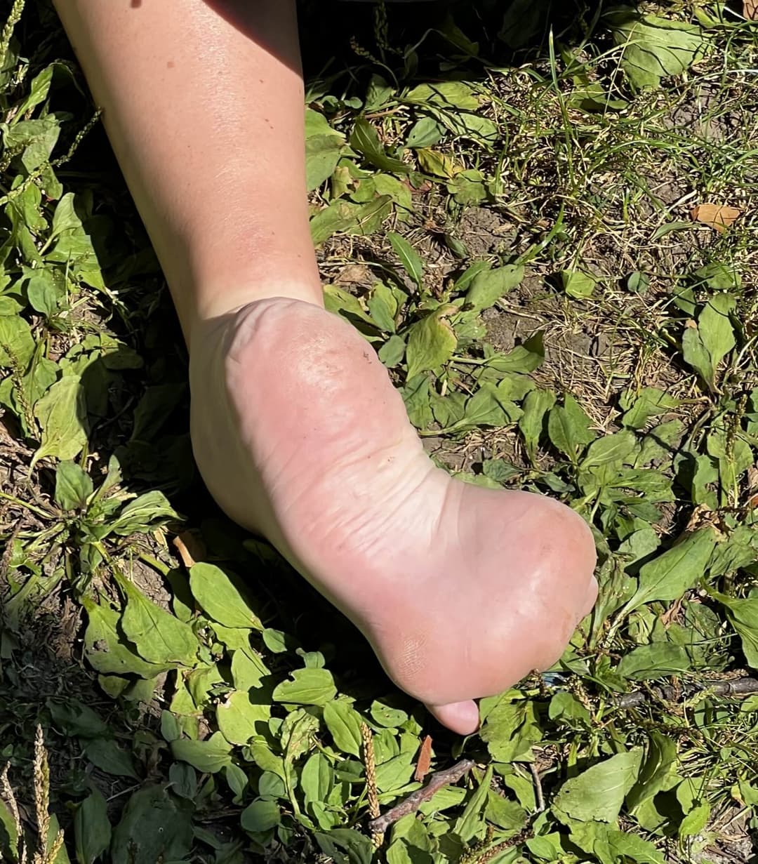 Click to view full size Step-moms archy feet