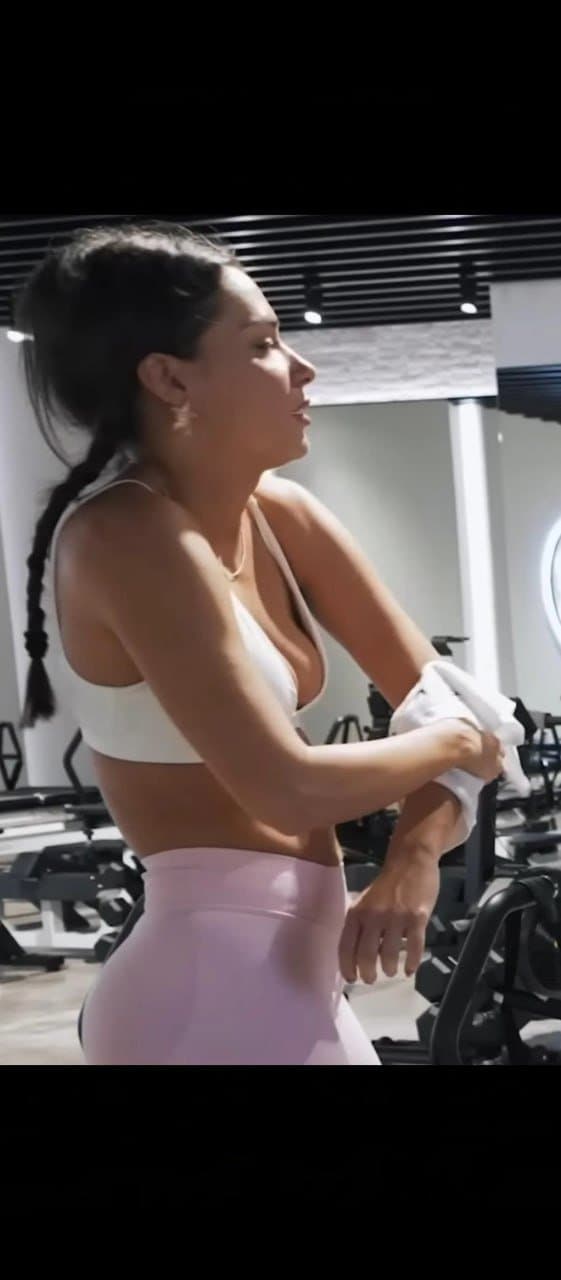 Anja Bla in Gym - Outlined Ass  and Pussy