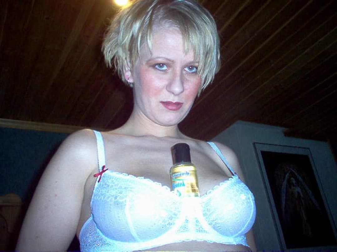 Sexy Milf Pam In Sexy Lingerie