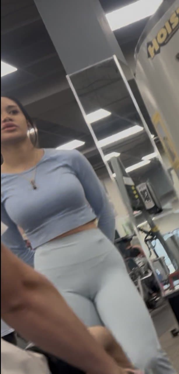 Thirsty gym babe showing off her g-string cameltoe. It was up her pussy ! Like & comment if u enjoy!