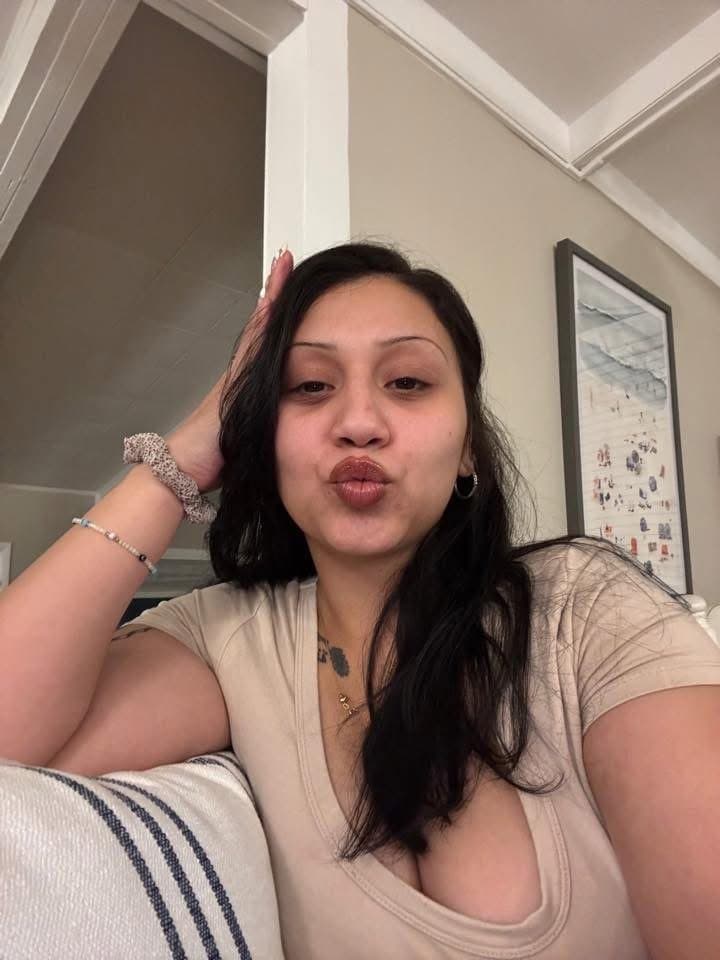 Big titty Chicago slut??? this girl got leaked a while back, anyone got? Dm. Angelique