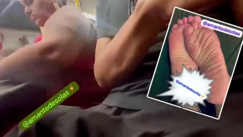 Pau duro e balançando nas bermudas #flashcock #paudefora #exibicionismo #dickflash #uncutdick