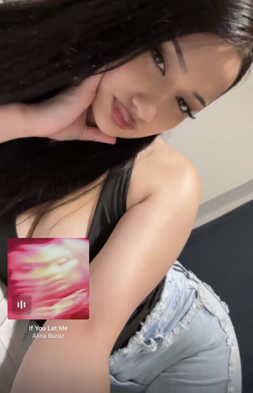 Mexican/Felipina mixed gym slut Suzy deserves quality BBC treatment