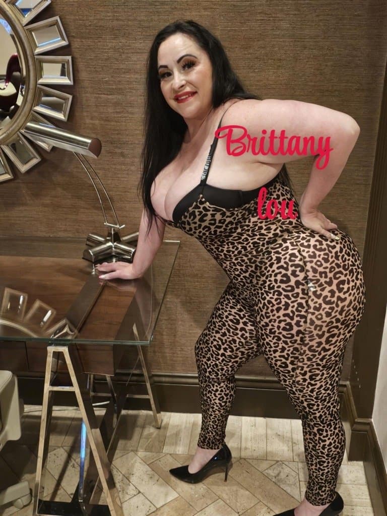 BAD DUMB THICK MATURE MILF MOM WHITE SNOWBUNNY MILF GOT ASS madura culona mama