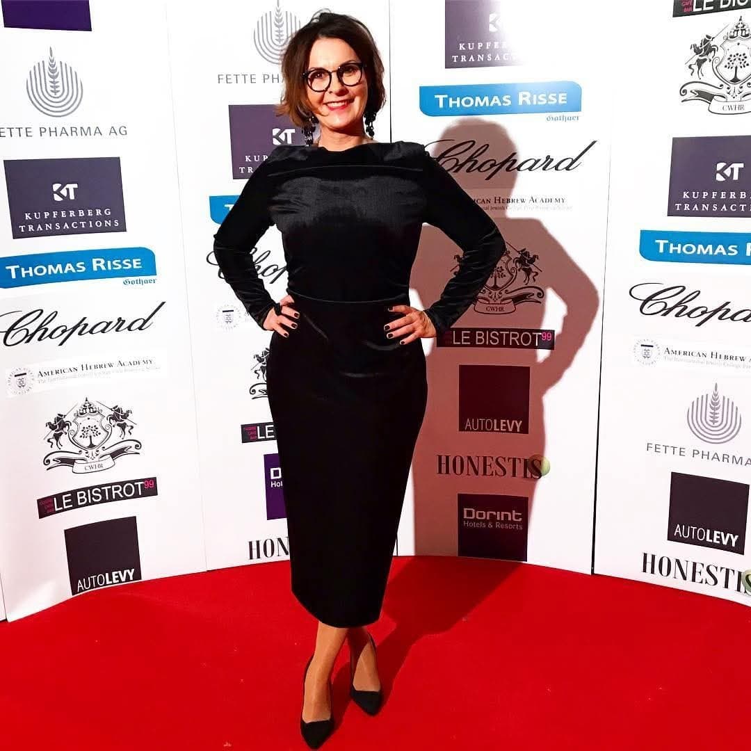 German thicc elegant gilf ❤️❣️???