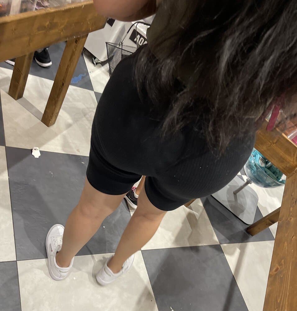 Thick Latina Milf In A Bookstore