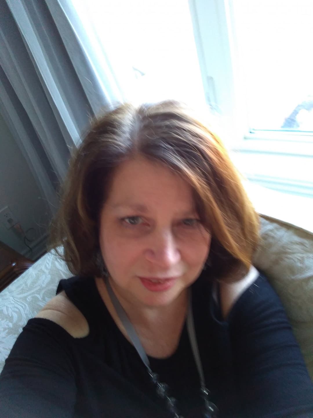 Chatham-Kent Ontario. Robin. Showing off the body for sharing. Three kids