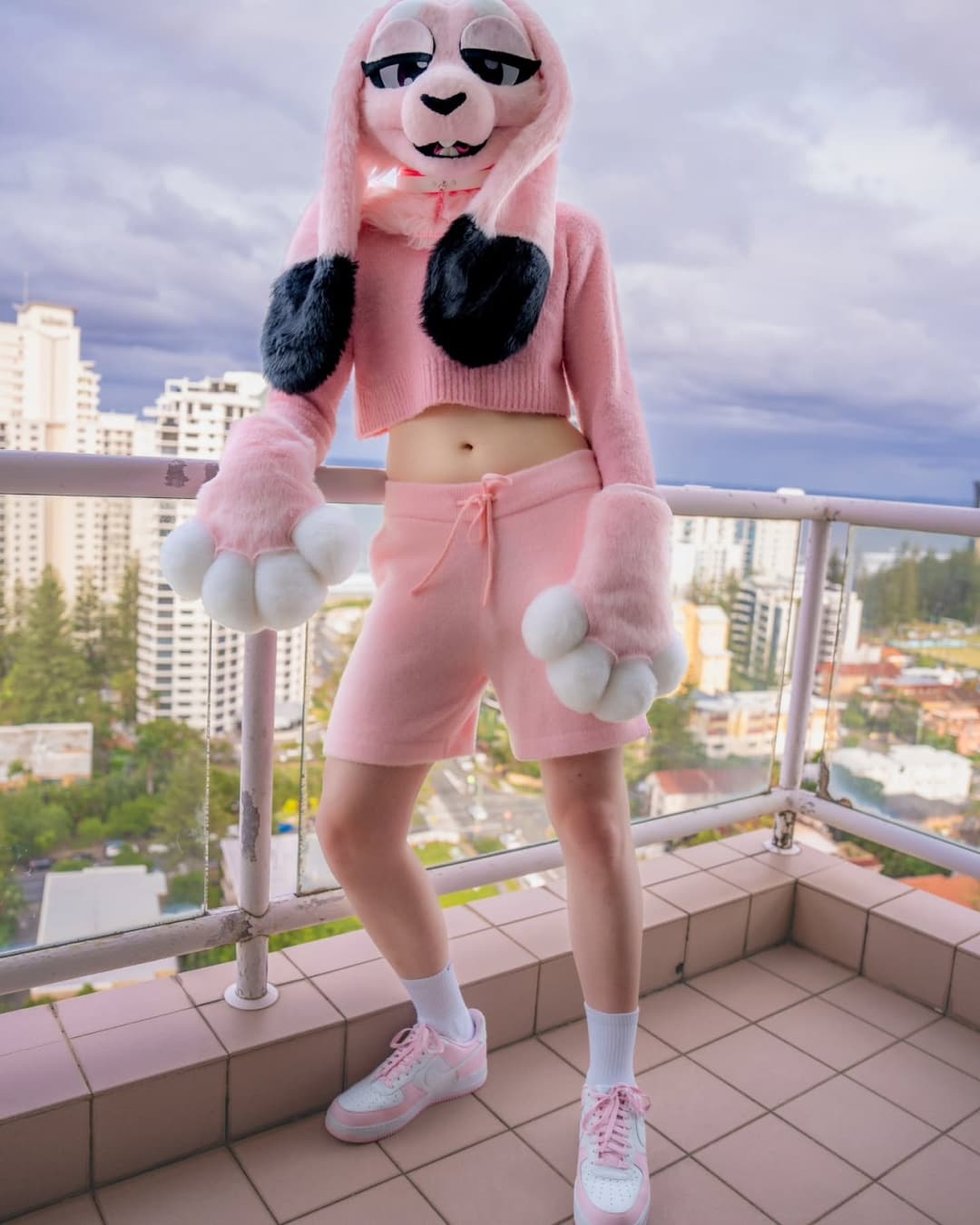 [FURRY] ??? Australian femboy with pink bunny fursuit (bňüŷÿbüņș/ĦöppëřĦöpș_)