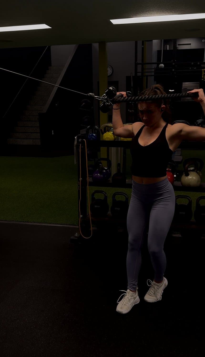 Flexing in the gym… dripping on your lap later