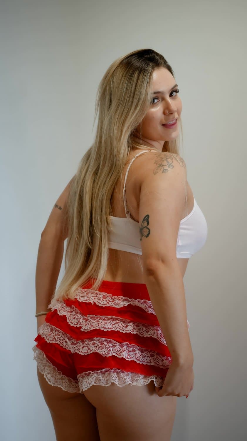 Room is empty and my booty is lonely