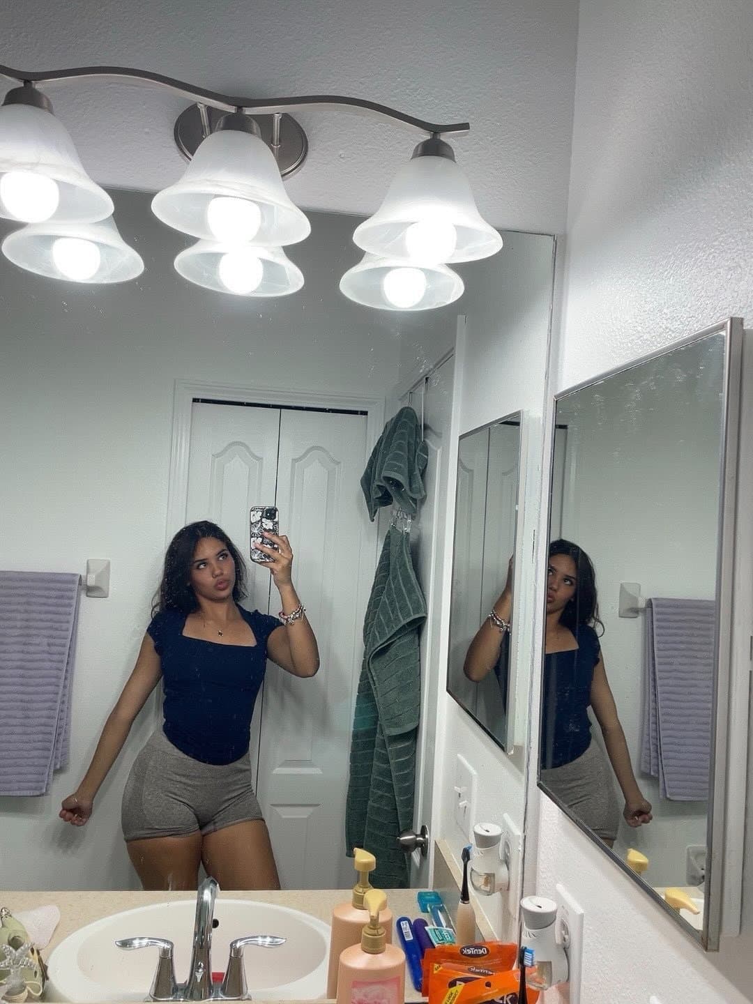 friend irl. cuban babe w juicy ass needs gooning.