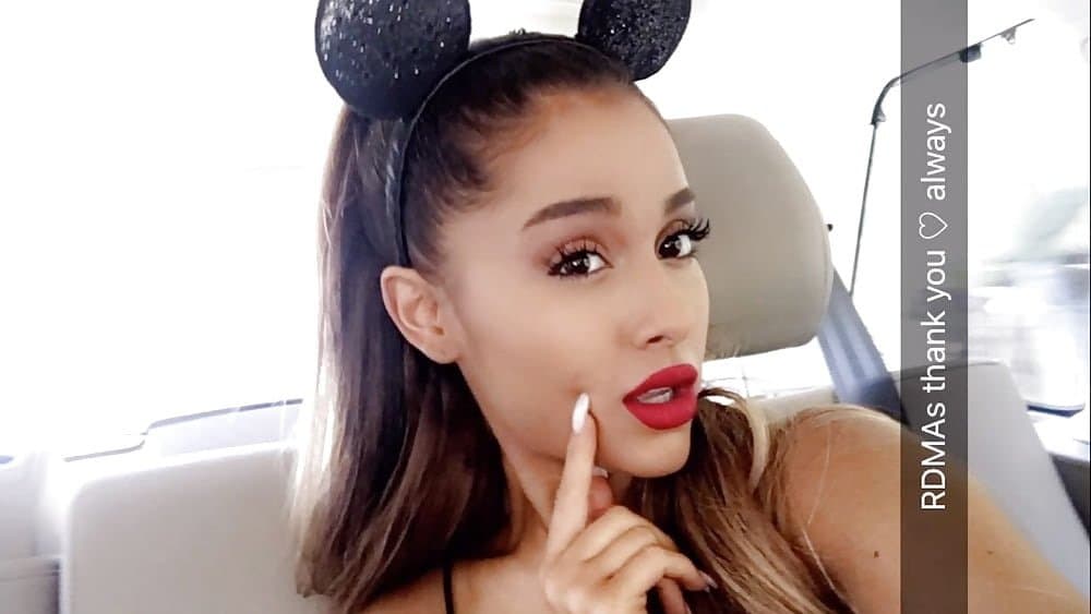 More Ariana Grande face/lips porn to goon to ?