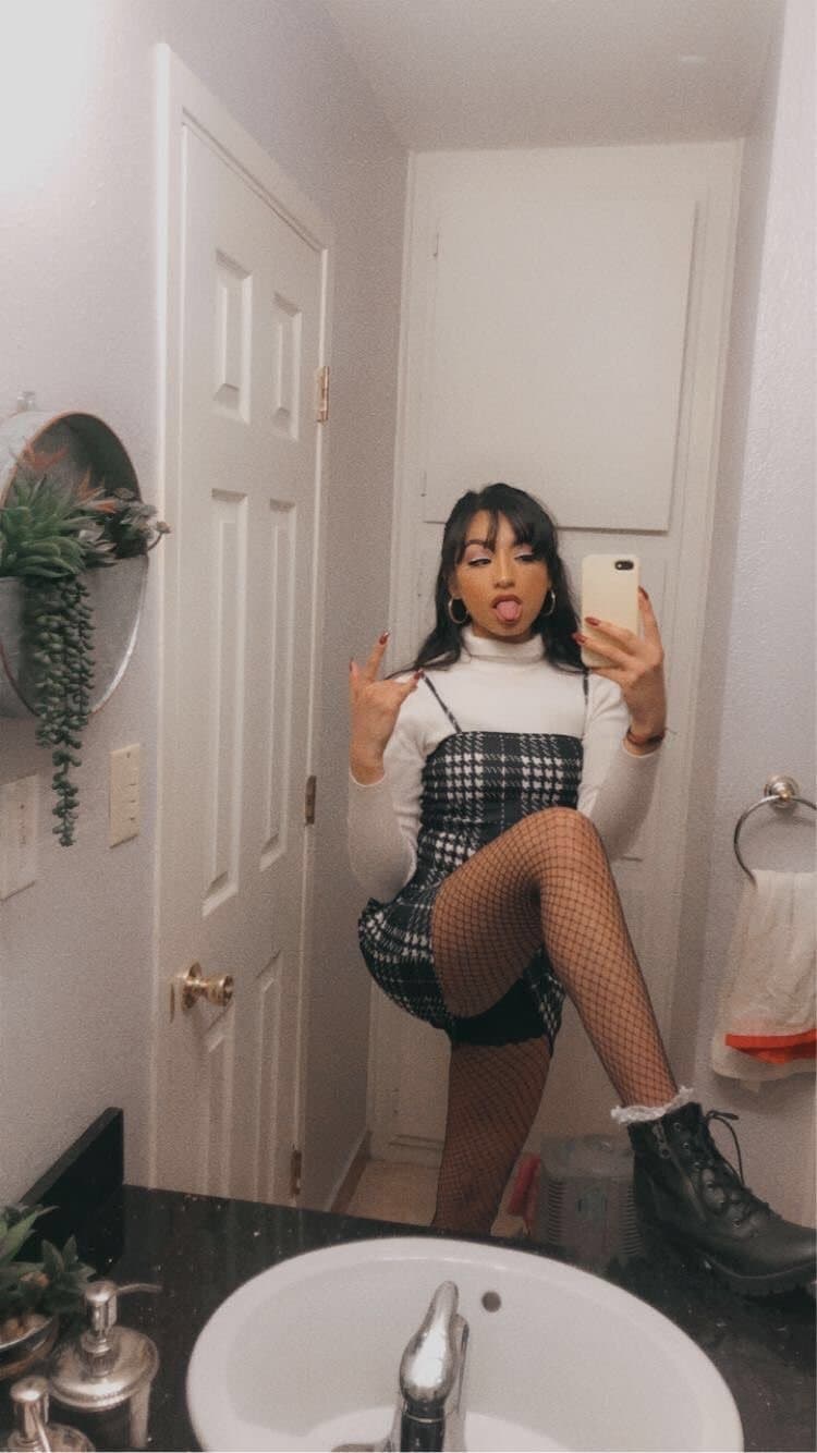 Sexy slut wants to be kidnapped, strangled, and taken advantage of!