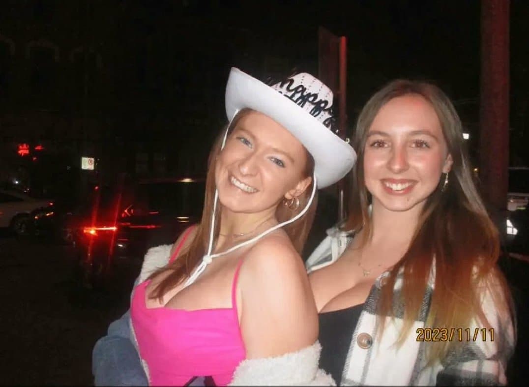 Busty college girl Br1dg3t