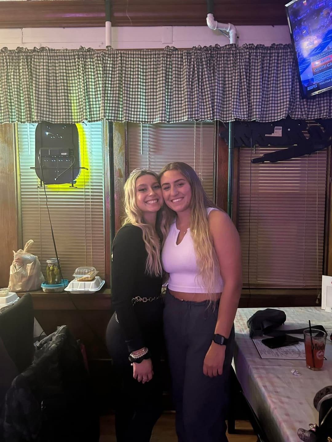 I want to feel my cousins big boobs after watching them bounce on the bumpy car ride