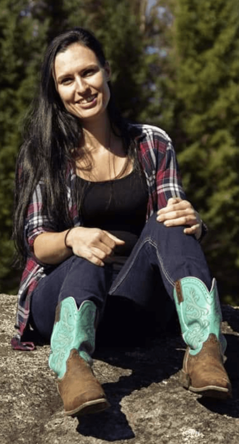 Pamela slut if you know her full name send me in dm please