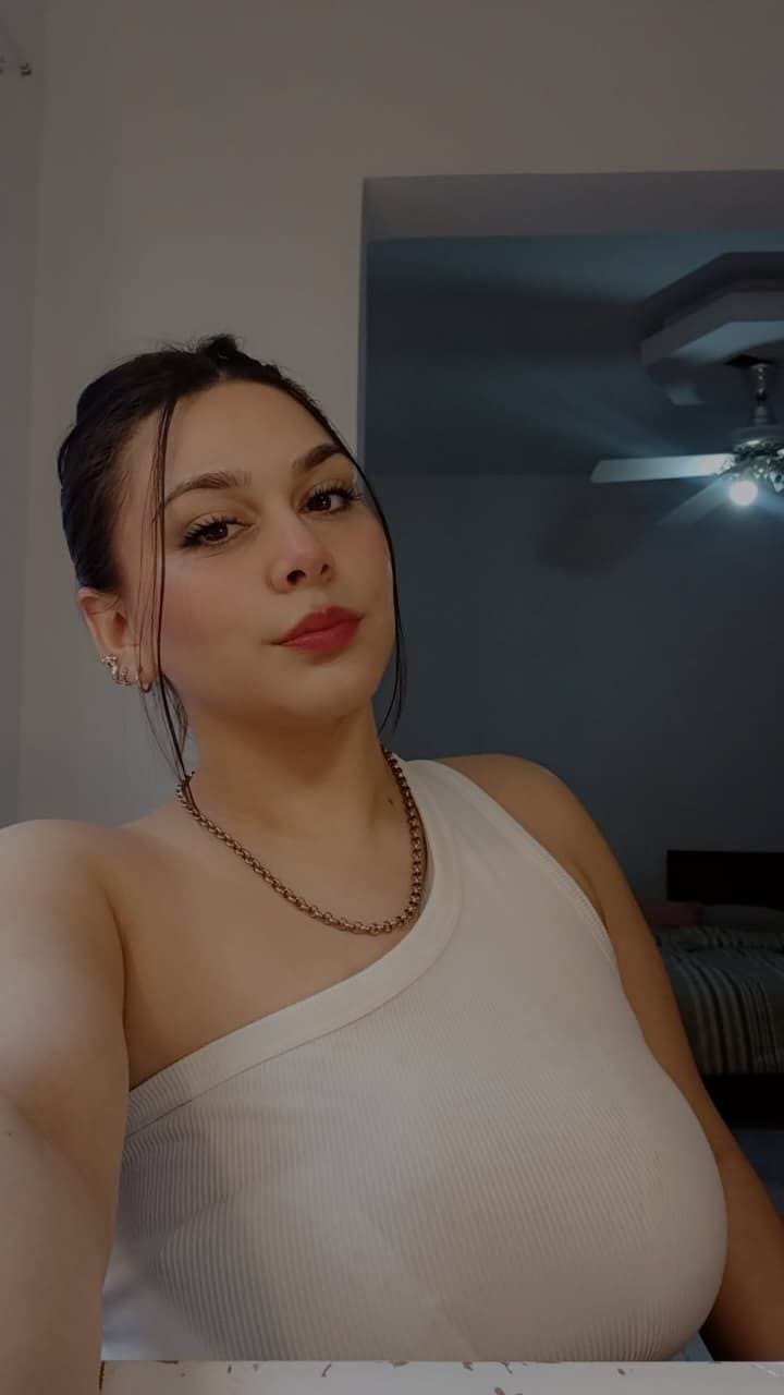 Estrella gitana de 20 tetona