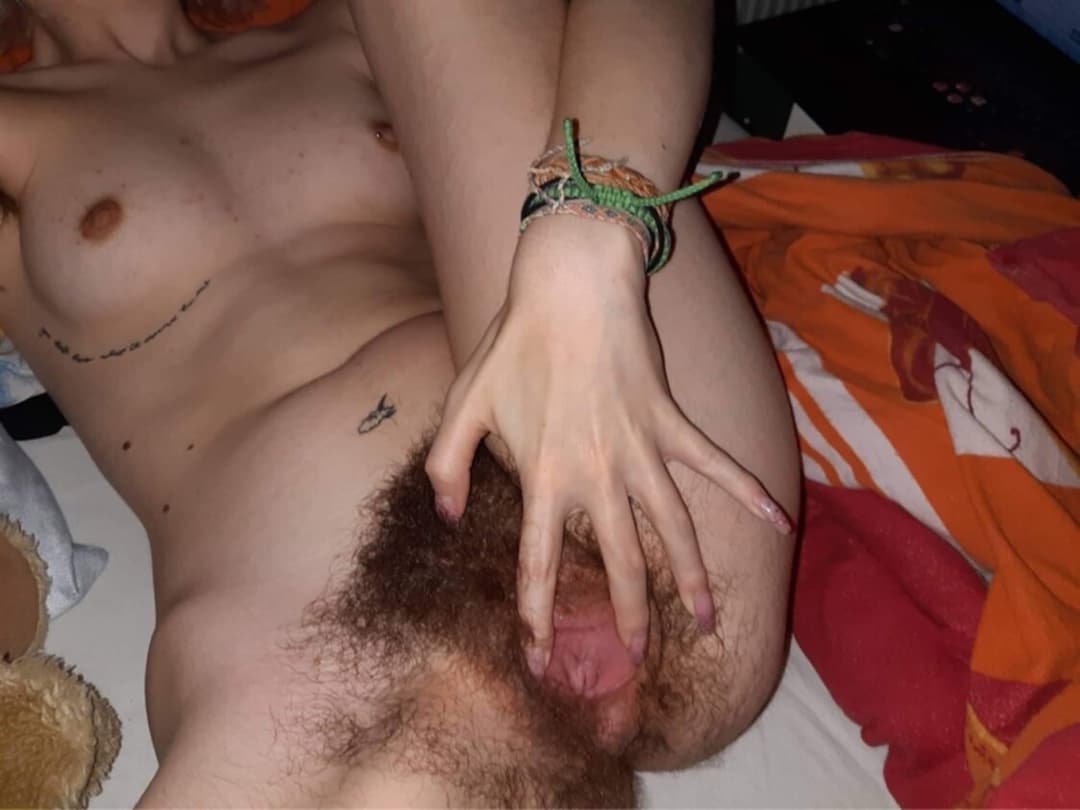 Very hairy pussy and pits