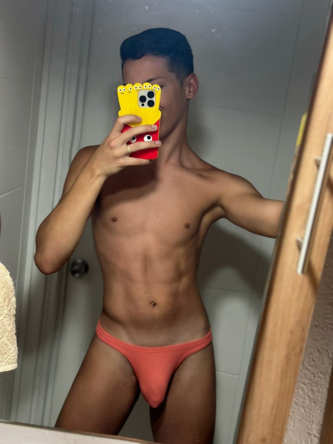 ALEJO ? HOT TWINK ASS ?