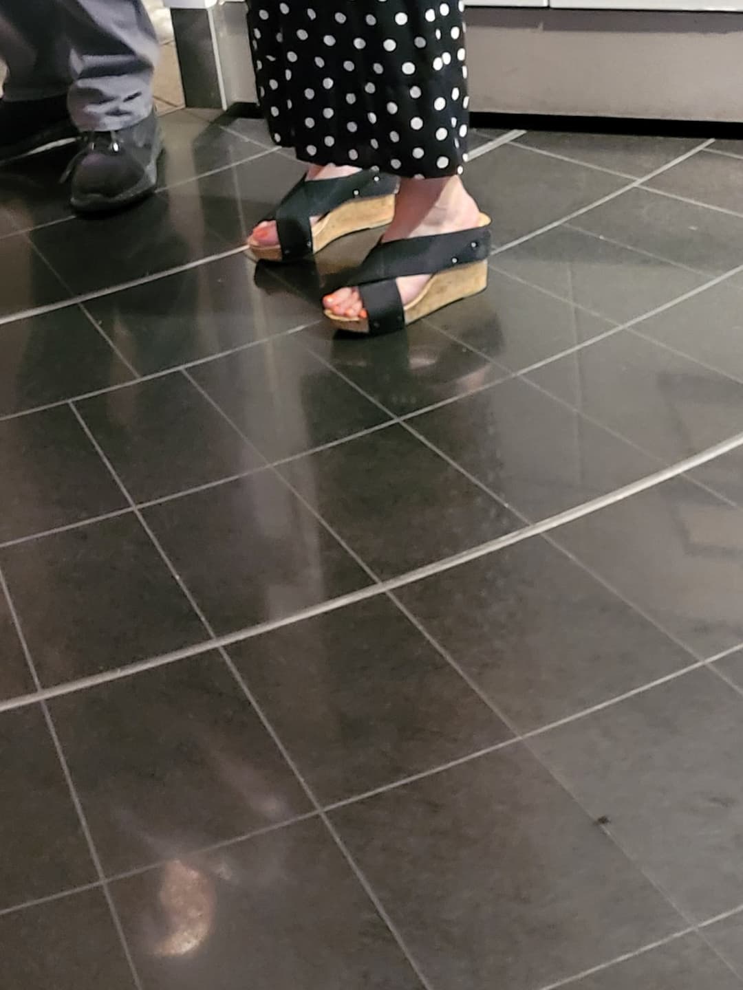 Click to view full size White milf feet on the cruise