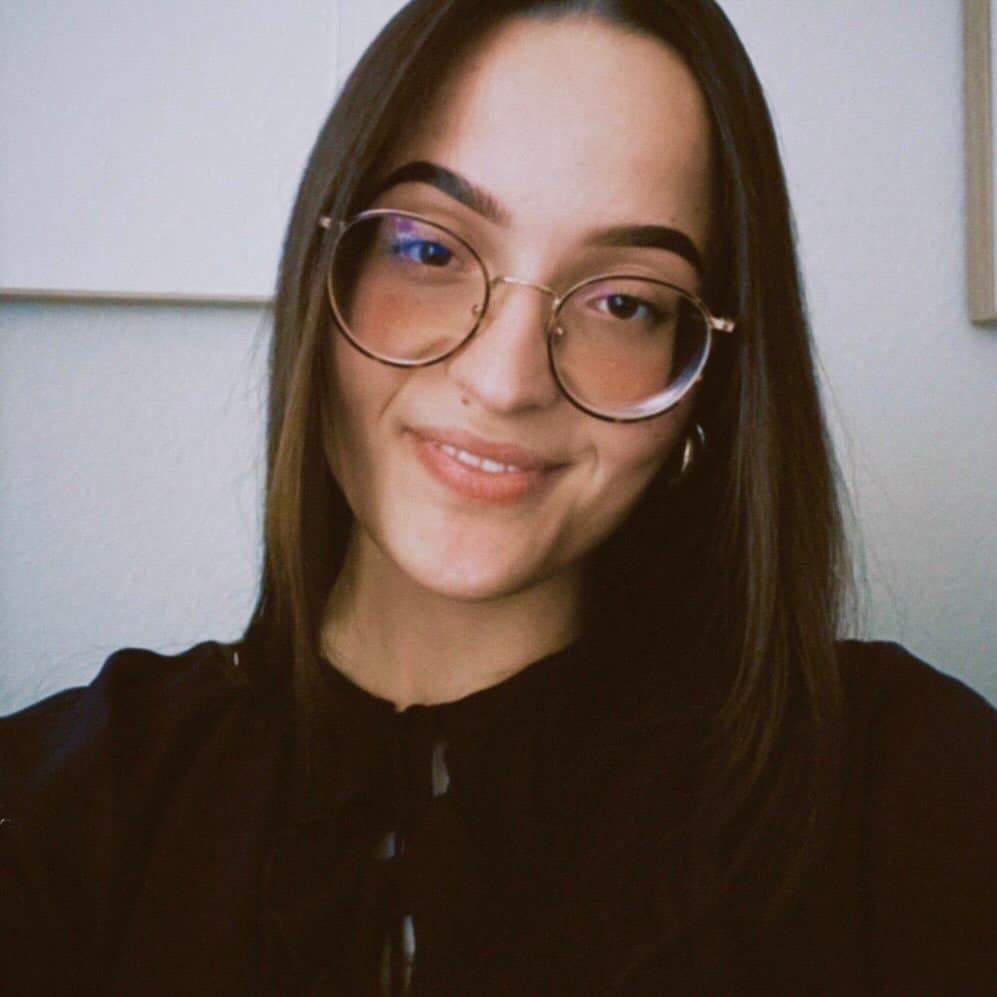 Cute German Student screams everyday for a Bukake, just with her looks. Her Face is made for cum.