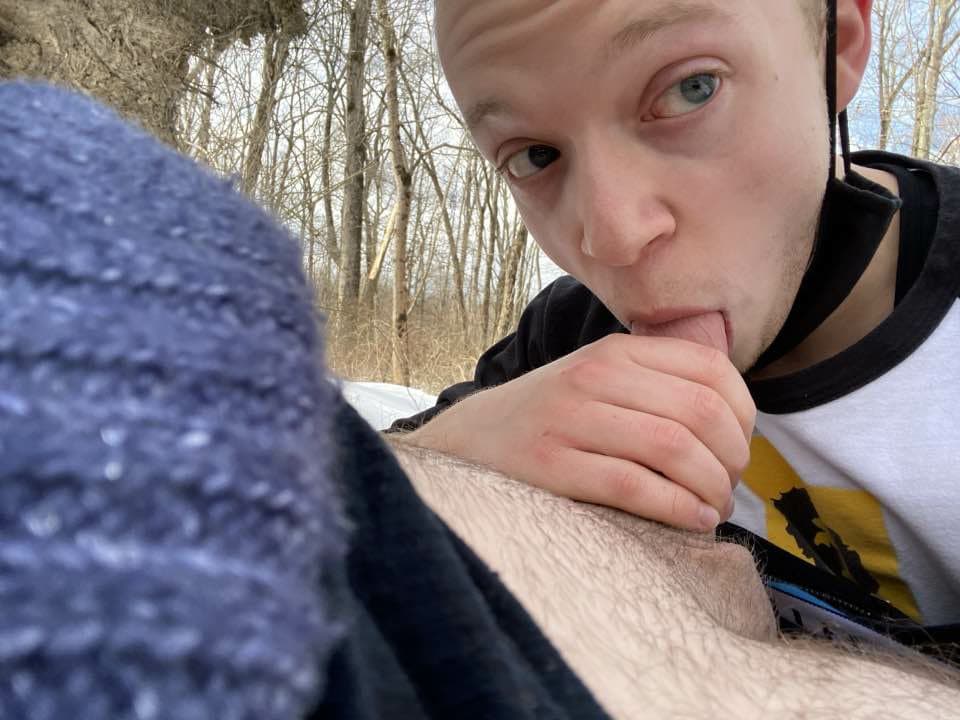 non binary Kyle, 26 jerks off every night to bbc and sph captions! kik: txnydxcklxser