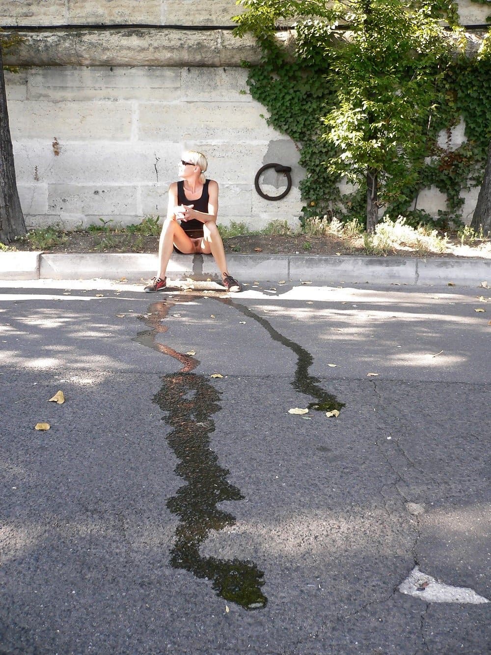 French amateur Justine enjoys watersports
