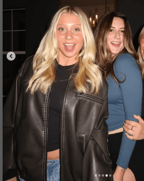 Risking my sisters friends, ignore my sister in blue