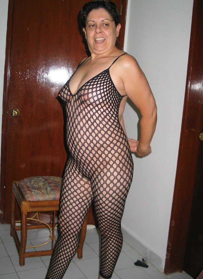 Milf in black tights