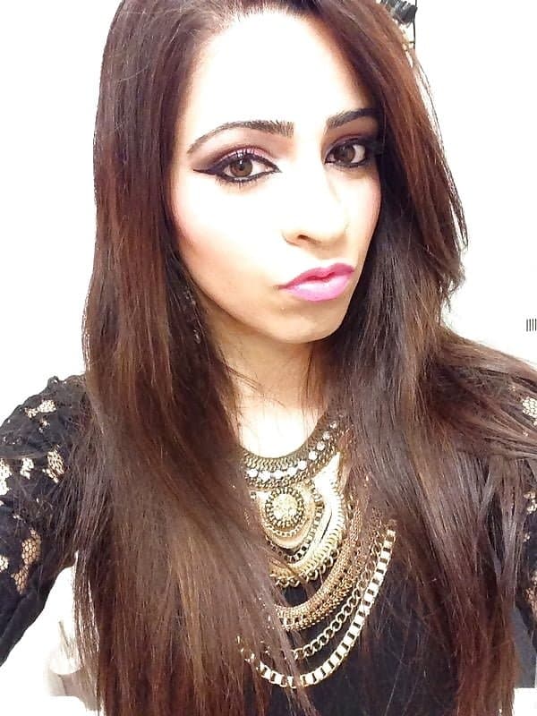 Hot Beautiful Desi Indian Slut Nude Selfie Leaks