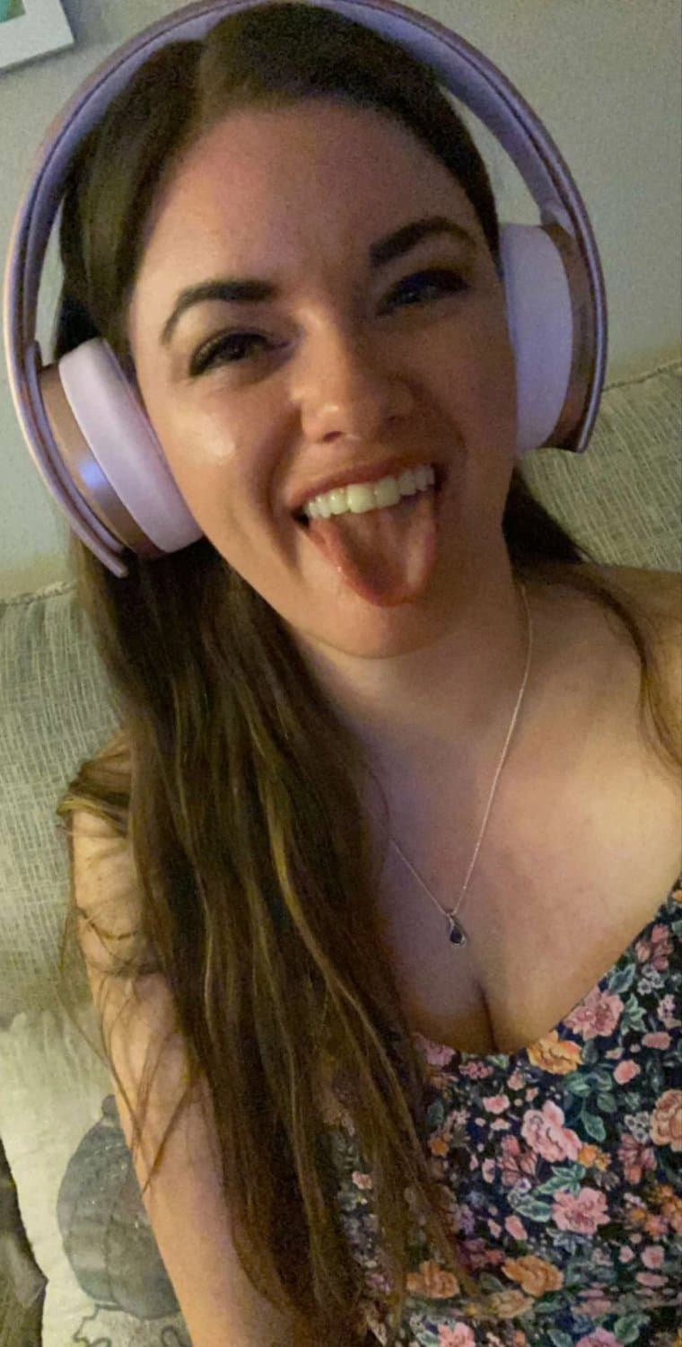 Nurse Ashley horny after work and wants to fuck