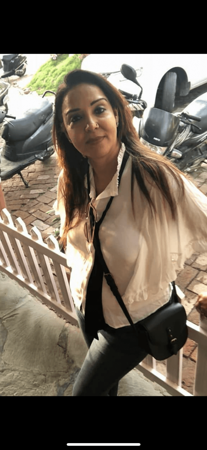 SEXY Hindu Indian Aunty Non Nude