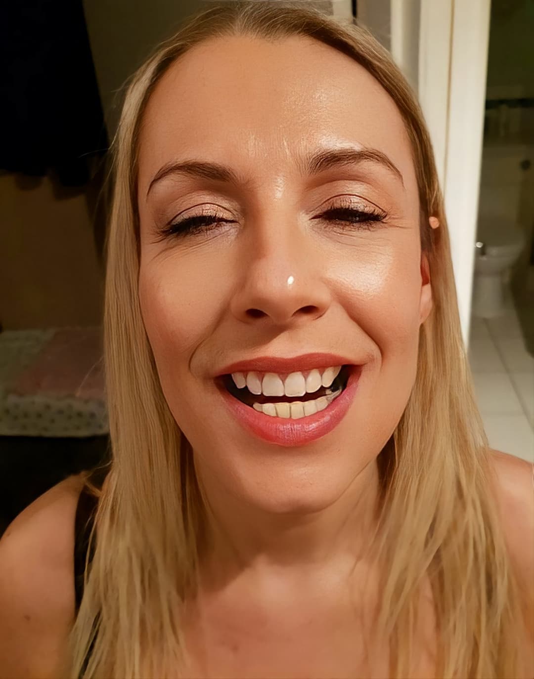 Pretty Mature UK Blonde Slag 48 From Surrey Face Big Tits Lingerie Pigtails Stockings