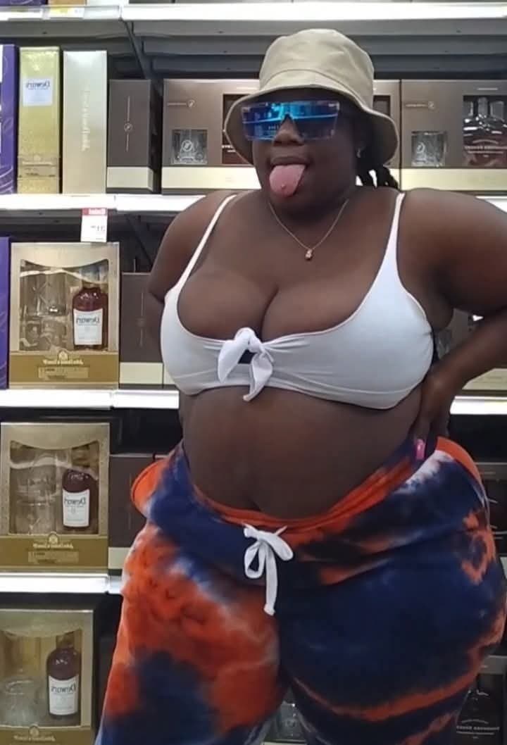 HUGE THICK MEGA EBONY BBW BUG OLE JUICY ASS BOOTY