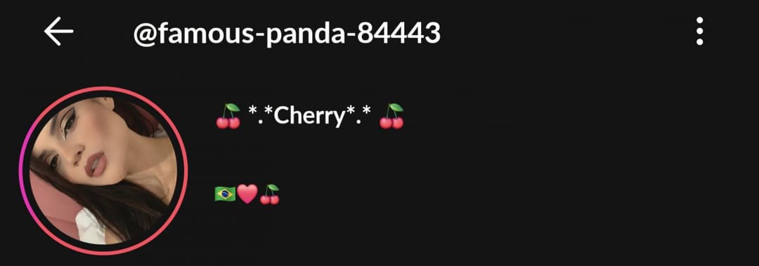 Gostosa de Vestido Preto Rebolando sem Calcinha no Tango Live user: @famous-panda-84443