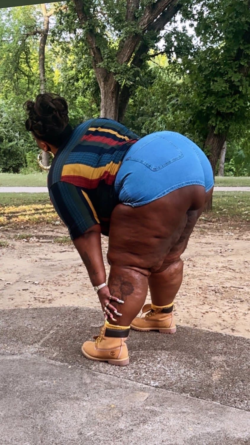 SEXY CHUNKY CHUBBY THICK CHOCOLATE EBONY BIG HUGE ASS SSBBW BBW